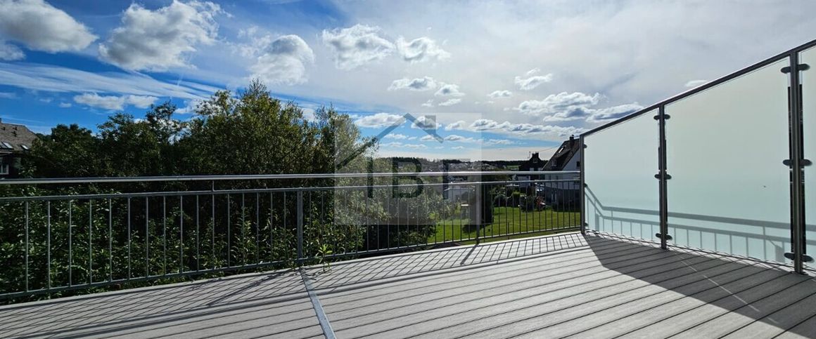 Traumhafte Wohnung mit großer Terrasse in Wilnsdorf-Obersdorf in der Nähe des Zentrum von Siegen - Photo 1