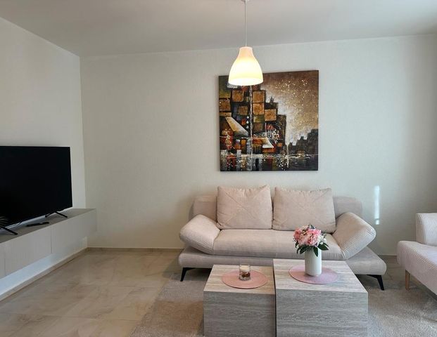 Moderne, möblierte 2-Zimmer-Wohnung, 42 qm, 5 Min. zum Zentrum - Photo 1