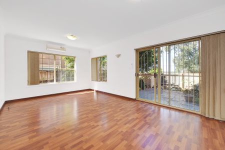 Three Bedroom Townhouse $870 per week! - Photo 5