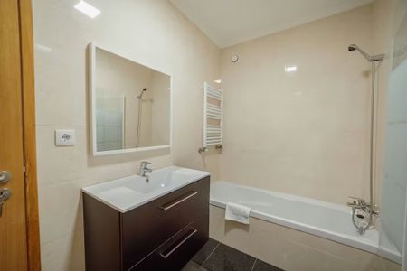 Rua de Oliveira Monteiro, Porto, Braga 4050-352 - Photo 3