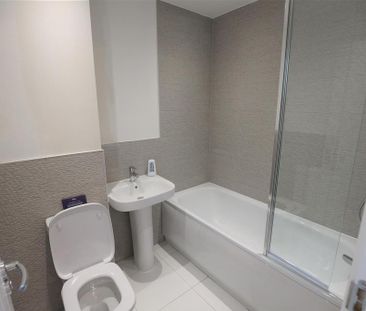 3 bedroom semi-detached house to rent - Photo 6