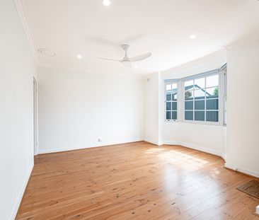 3/1 Russell Street, Glenelg North SA 5045 - Apartment For Rent | Do... - Photo 4