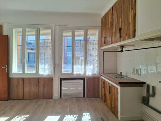 Location Appartement 2 pièces 61m² NIMES 30900 - Photo 1