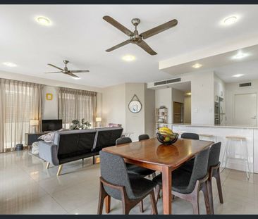 BEACHSIDE APARTMENT LIVING IN PRIME MARINE PARADE LOCATION - Photo 3