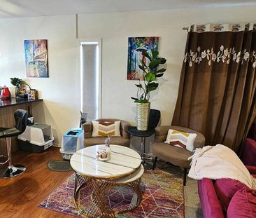 Fully furnished 2Bedroom, bills included - Photo 3