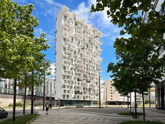 The Metropolitan - Modernes Apartment im 5. OG mit 2 Balkonen | ab August verfügbar - Photo 1