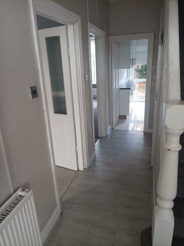 4 Bed Semi-Detached House, Upper Chorlton Road, M16 - Photo 4