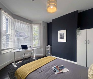 4 bedroom detached house to rent - Photo 2