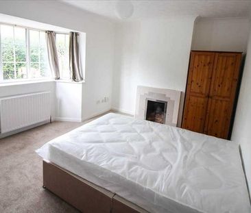 4 bedroom semi-detached house to rent - Photo 1