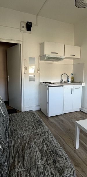 Location Appartement 1 pièce 10m² - Photo 1