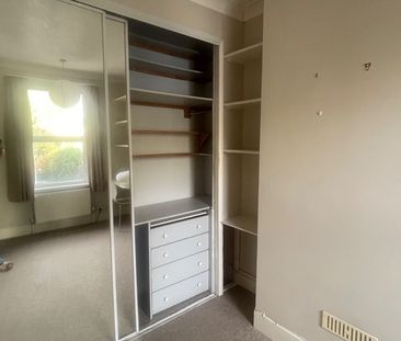 2 Bed Flat, Princes Crescent, BN2 - Photo 4