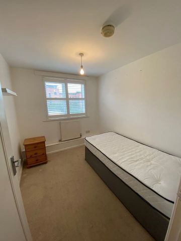 2 Bed Flat, Wharf Close, M1 - Photo 2