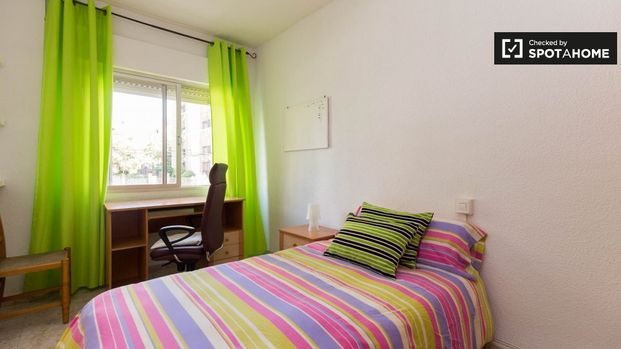 granada, Andalusia 18011 - Photo 1