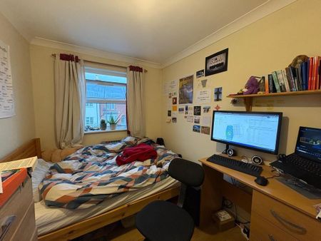 5 bedroom semi-detached house to rent - Photo 3