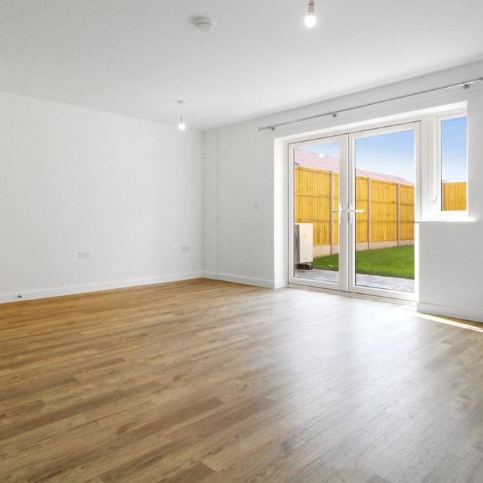3 bedroom end of terrace house to rent - Photo 1