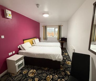 Room 208, SimplyStay Lincoln Road, Skegness, Lincolnshire, PE25 2EA - Photo 1
