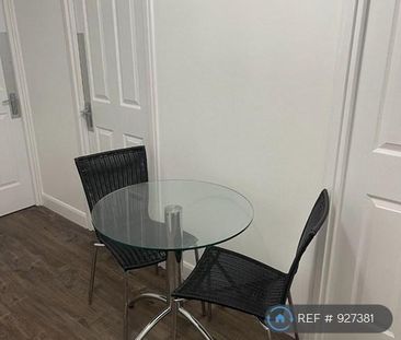3 bedroom flat to rent - Photo 1