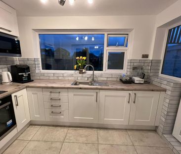 3 bedroom semi-detached house to rent - Photo 6