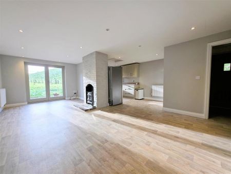 2 bedroom detached bungalow to rent - Photo 3