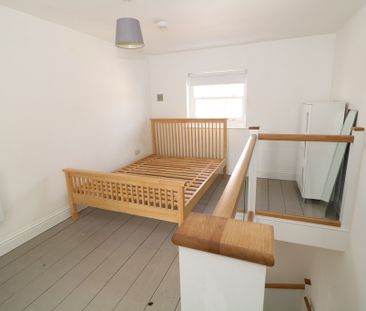 High Street, Dorking, RH4 - Photo 2