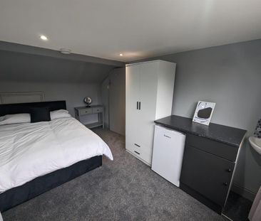 1 Beds - Property - - Photo 5