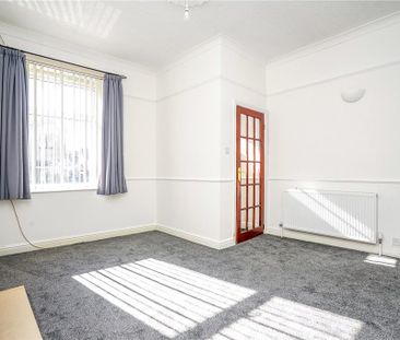 2 bedroom end of terrace house to rent - Photo 1