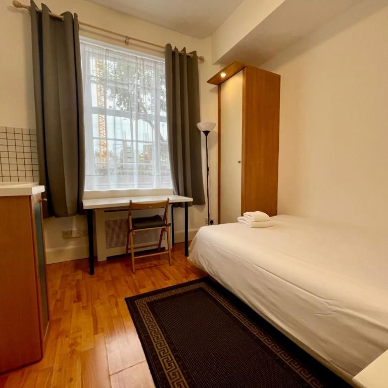 All Bills Included – A modern single studio apartment in Hammersmith, London W6 - Photo 1