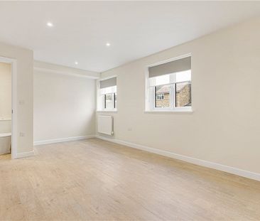 A newly built modern apartment situated on the ground floor with a ... - Photo 2