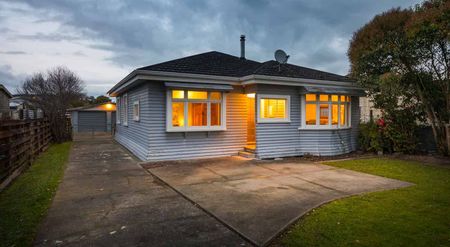 Family Home in Central Location - Photo 4