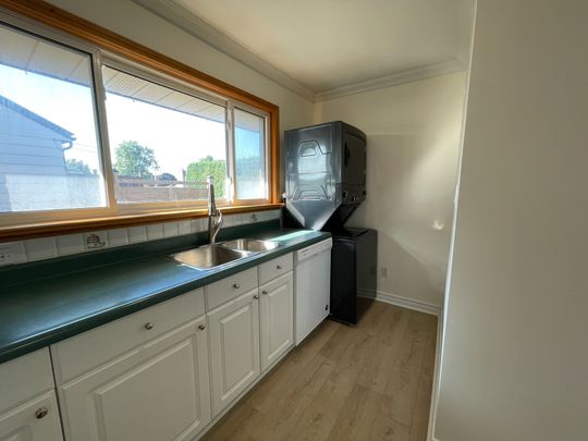 For Lease - 334 Stevenson Road Unit# Upper, Oshawa, Ontario - Photo 1