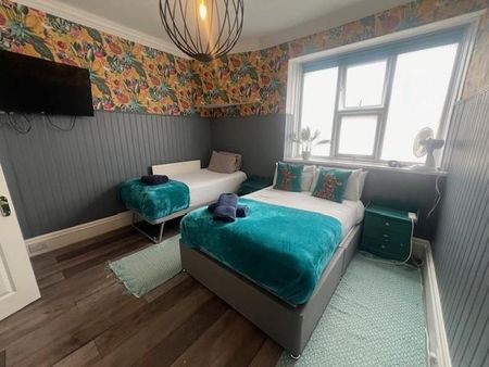 2 bedroom flat to rent - Photo 5