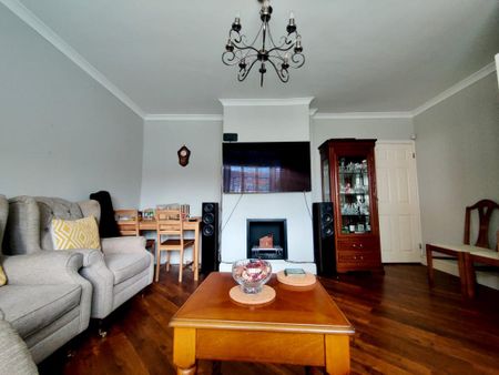 2 bedroom end of terrace house to rent - Photo 4