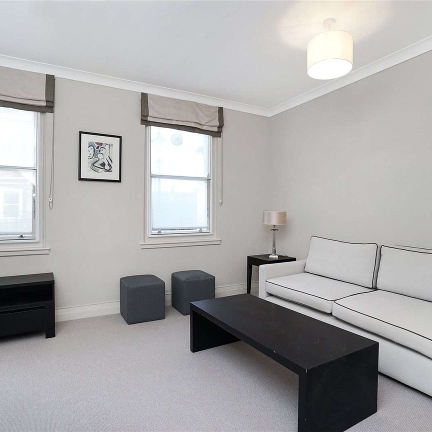 Bright and well presented second floor one bedroom apartment located close to amenities of Victoria. - Photo 1