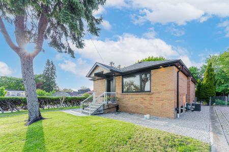 For Lease - 16 Boem Avenue, Toronto, Ontario - Photo 5