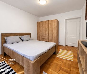Apartament 3 camere, etaj 2, Piata Mica - Photo 1