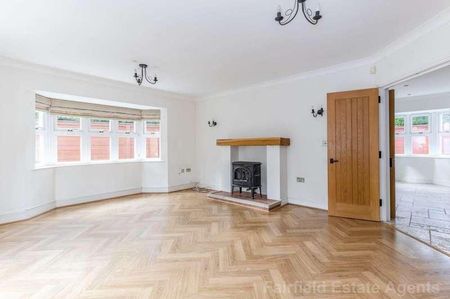 Watford Heath, Oxhey, WD19 - Photo 2