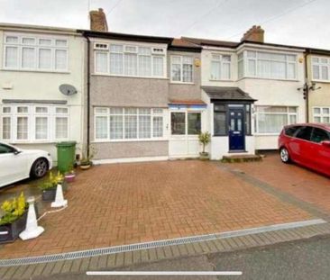 Chestnut Avenue, Hornchurch, RM12 - Photo 4