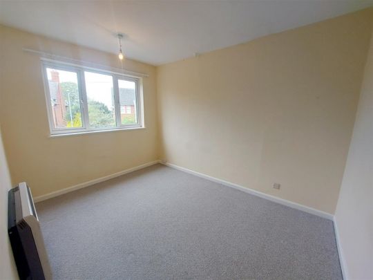 2 Bedroom Flat to Rent in Headlands, Kettering, Northants, NN15 - Photo 1