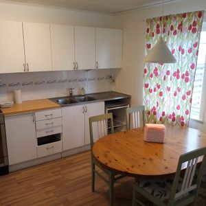 Klängrosvägen, Nossebro - Photo 2