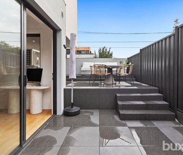 Over 3 Levels of Luxury Living! - Photo 4