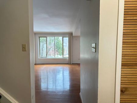 For Lease - 63 Cairnside Crescent, Toronto, Ontario - Photo 2