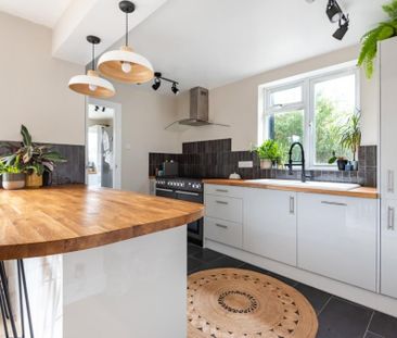 4 Bed Semi-Detached House, Warren Avenue, SO16 - Photo 6