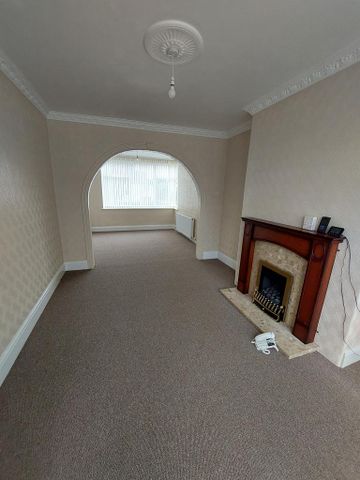 3 bedroom semi-detached house to rent - Photo 2