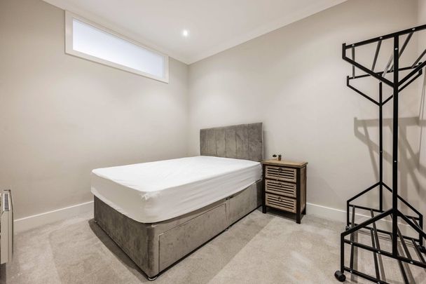 Surrey Street - Photo 1