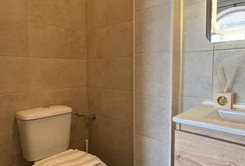 Calle de Tribaldos, Madrid, Community of Madrid 28043