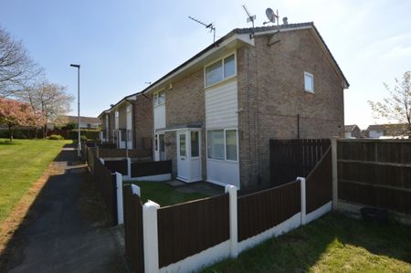 2 Bedroom Semi-Detached House - Photo 4