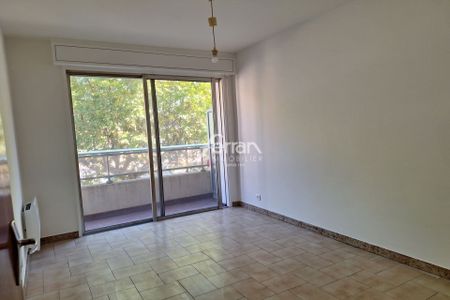 Location Appartement 2 pièces 45m² DRAGUIGNAN 83300 - Photo 2