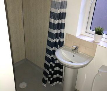 Room 7, 37 Magdela Street, Botanic, Belfast, BT7 1PV - Photo 5