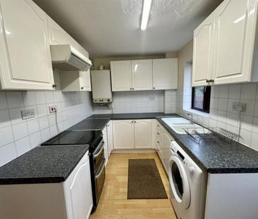 2 bedroom semi-detached house to rent - Photo 6