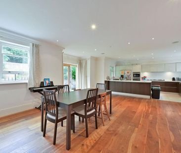 5 bedroom detached house to rent - Photo 4